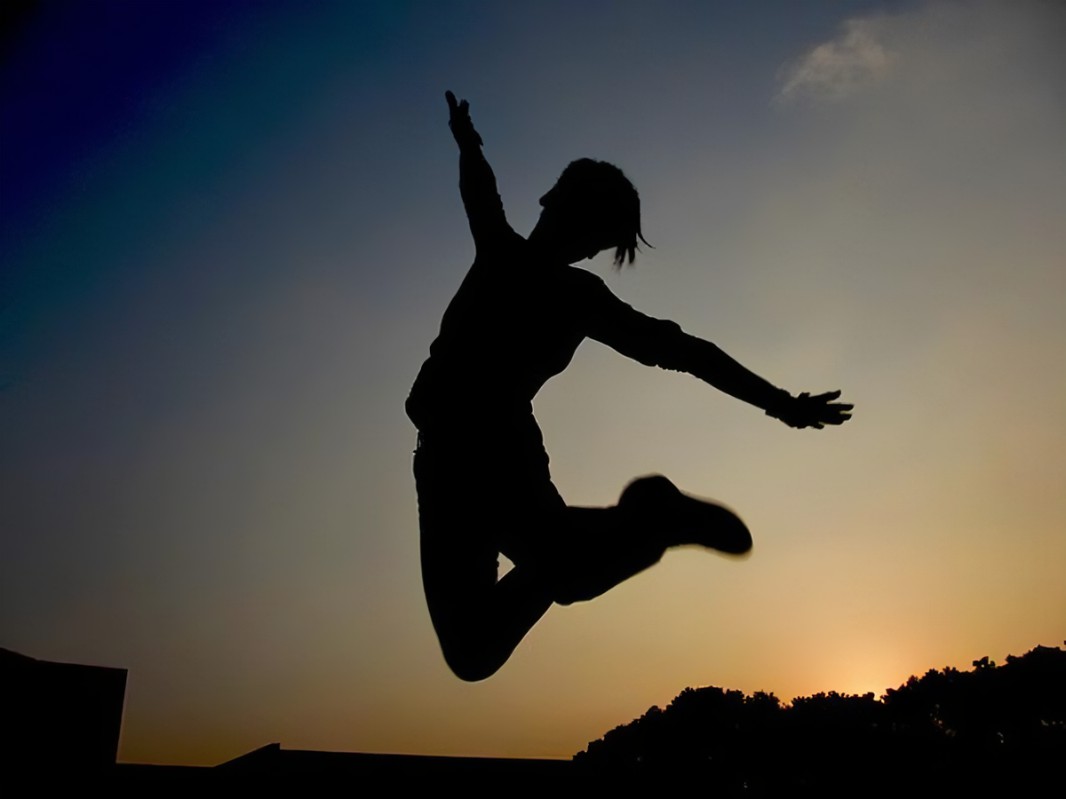 曾效力于多 曾效力于多